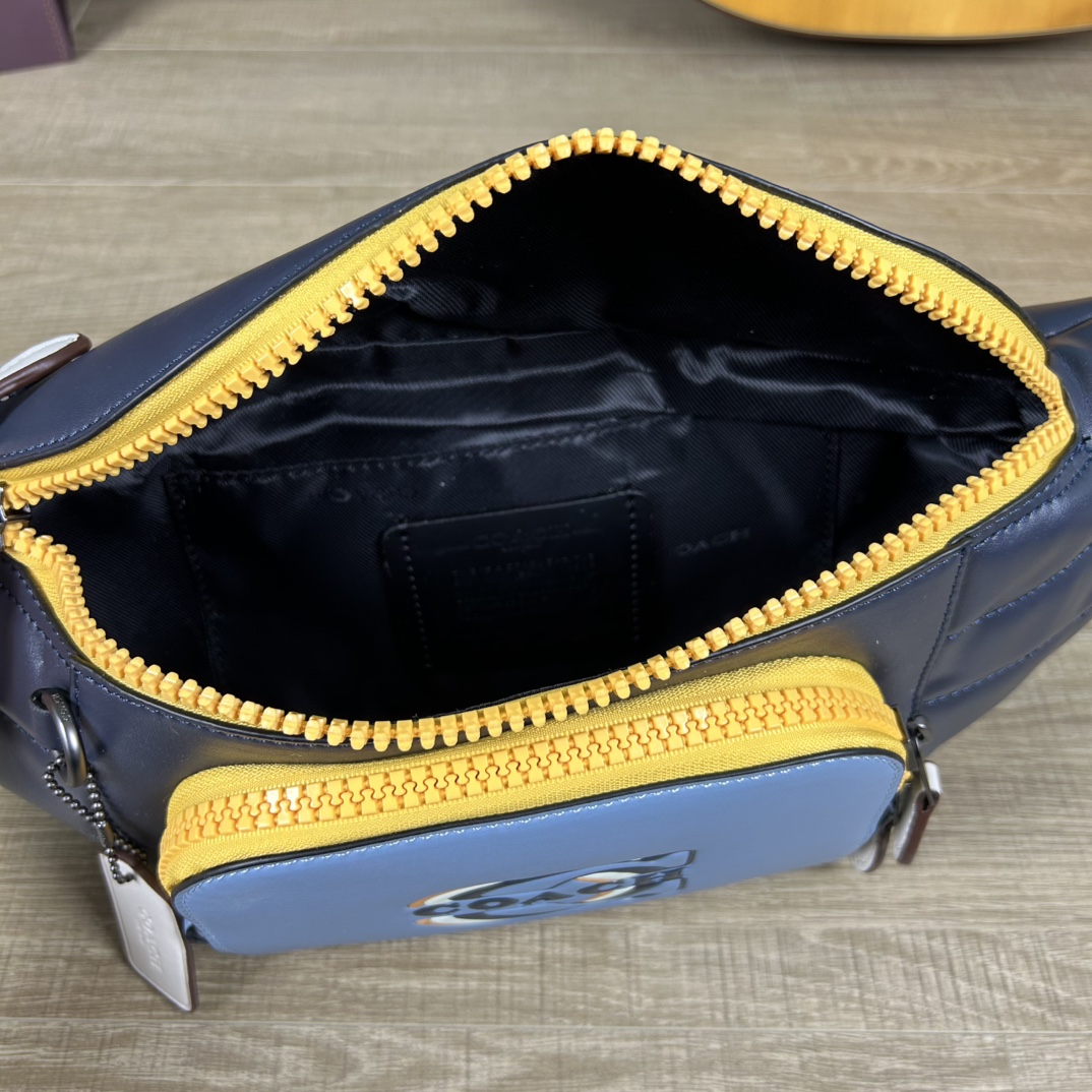Coach CE552 标志TRACK 胸包腰包 PVC老花料配进口头层牛皮 客供五金 内置多功能袋