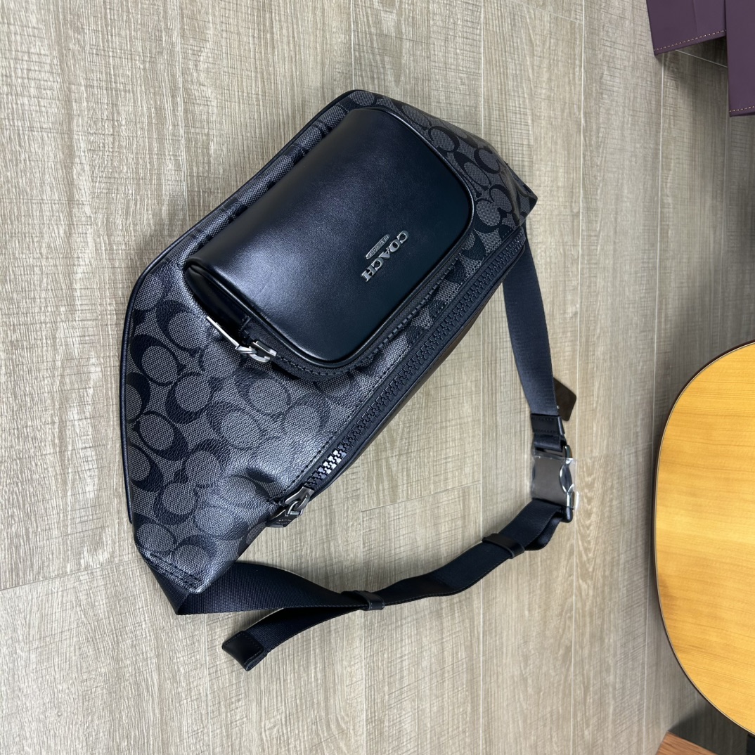 Coach C8412 标志TRACK 胸包腰包 PVC老花料配进口头层牛皮 客供五金 内置多功能袋