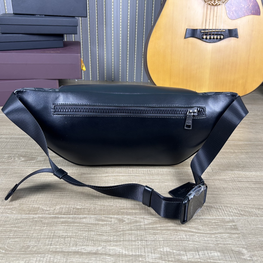 Coach C8412 标志TRACK 胸包腰包 PVC老花料配进口头层牛皮 客供五金 内置多功能袋