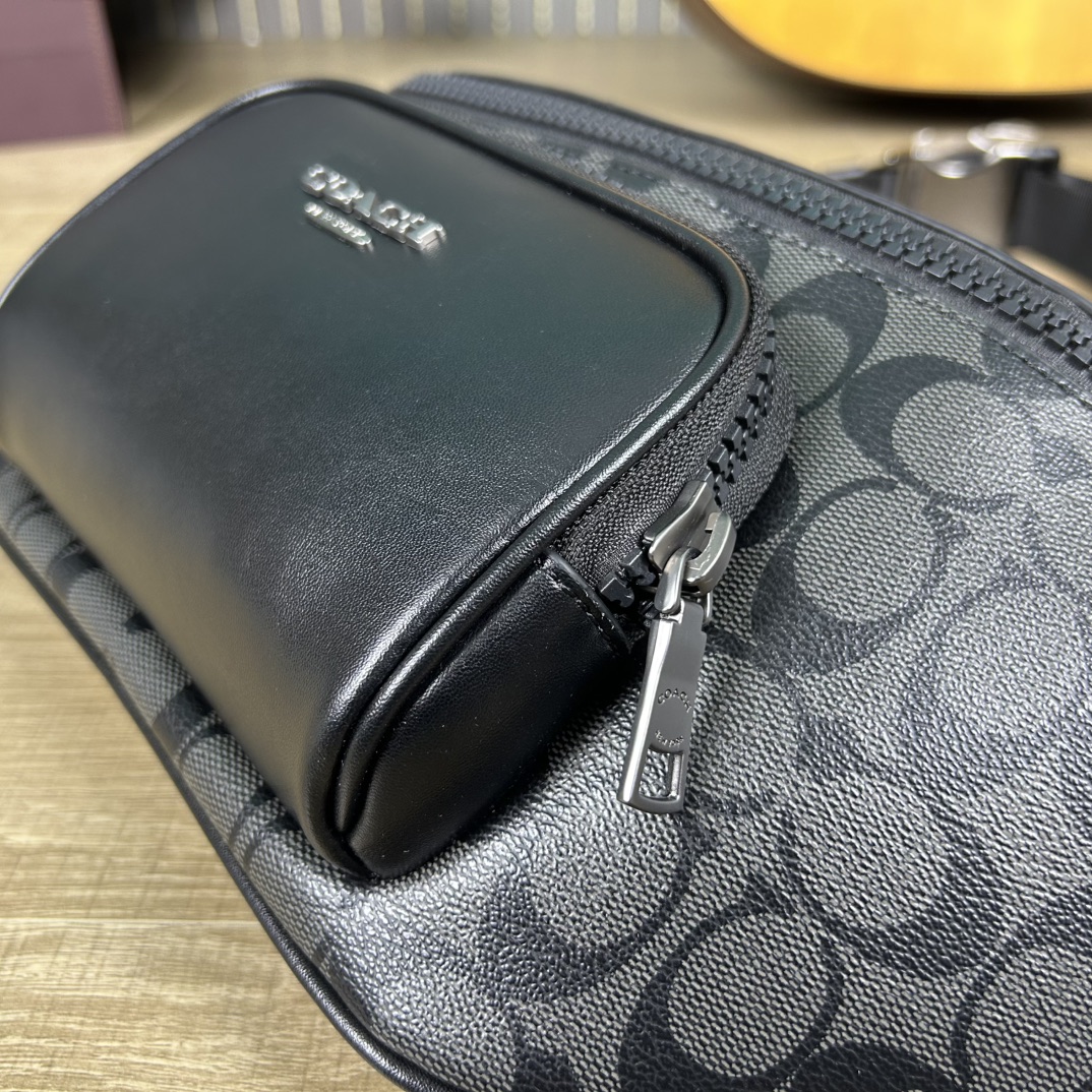 Coach C8412 标志TRACK 胸包腰包 PVC老花料配进口头层牛皮 客供五金 内置多功能袋