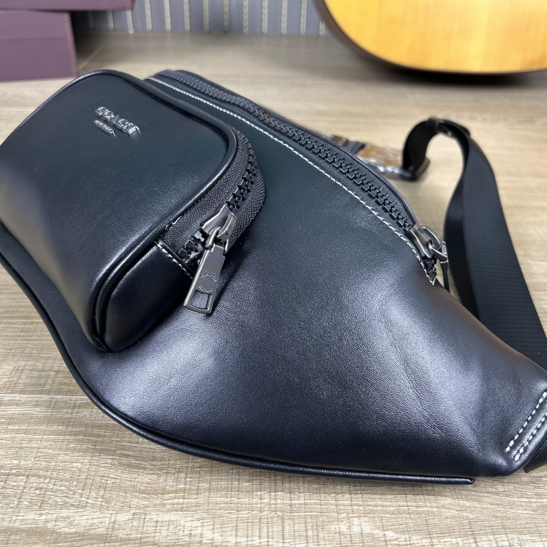 Coach CT754 标志TRACK 胸包腰包 PVC老花料配进口头层牛皮 客供五金 内置多功能袋