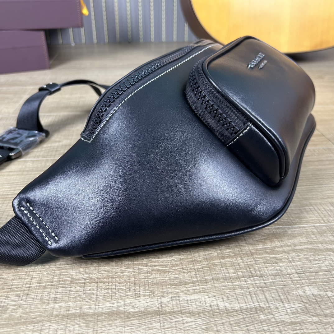 Coach CT754 标志TRACK 胸包腰包 PVC老花料配进口头层牛皮 客供五金 内置多功能袋