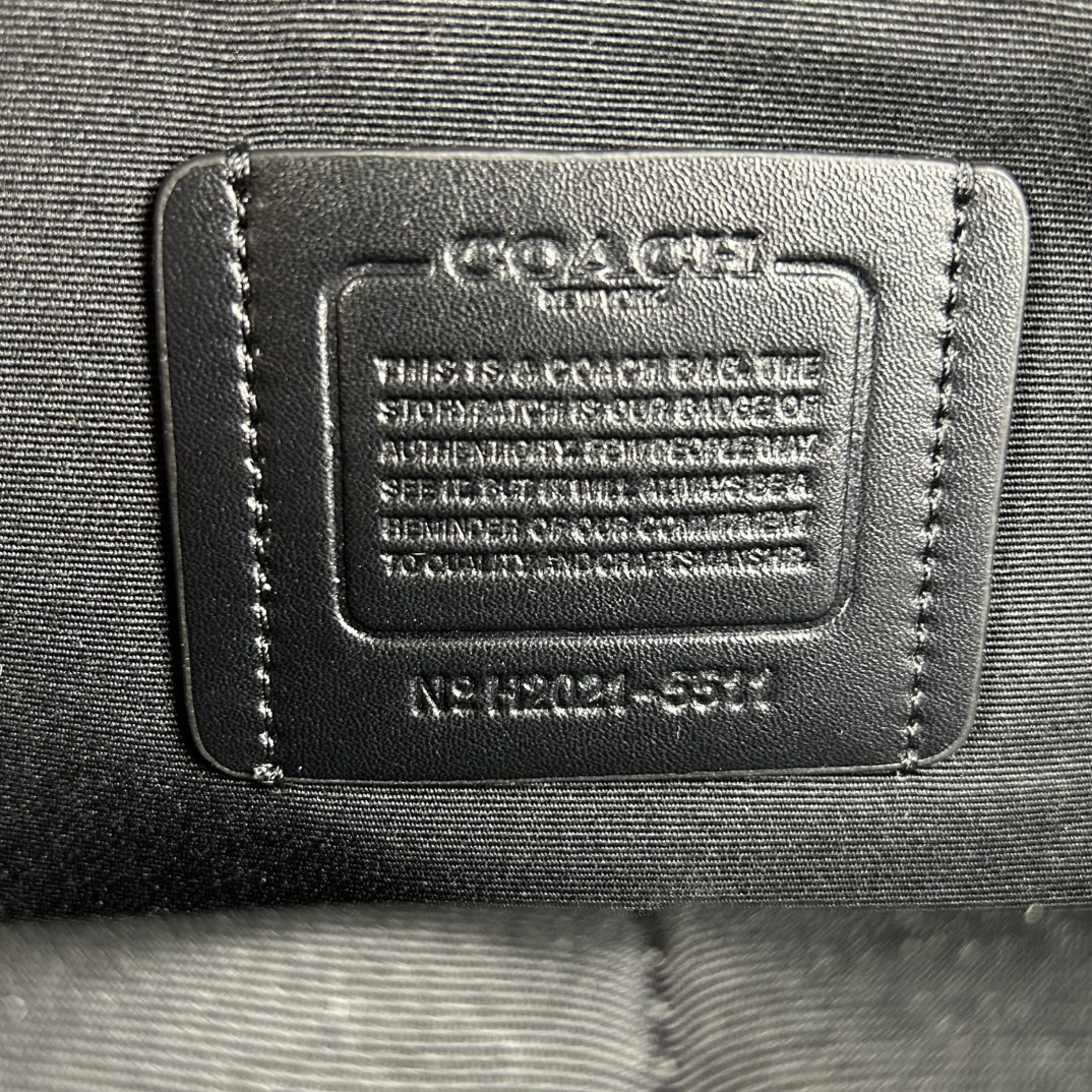 Coach 货号 5511 coa** west 偏小版男士背包