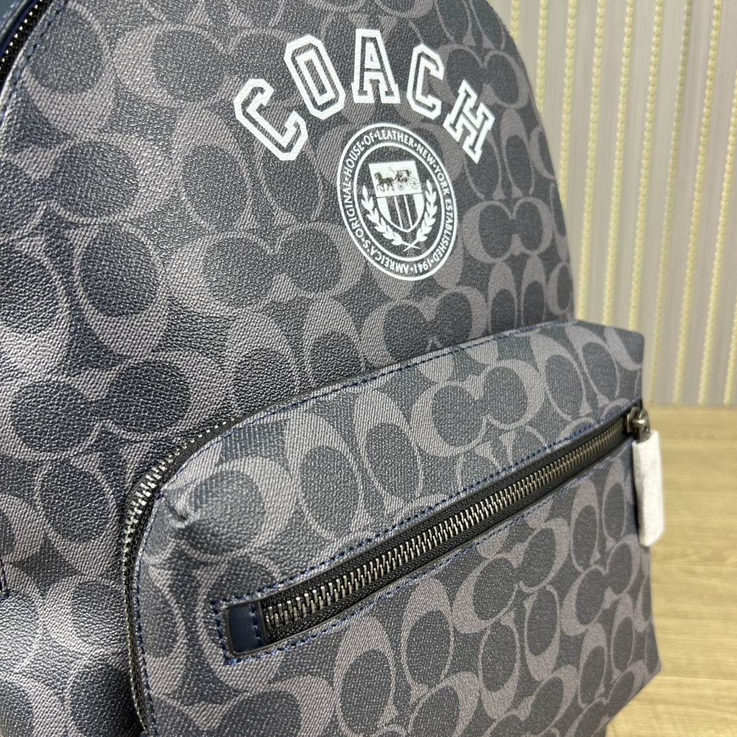 Coach 货号 CB909 coa** west 偏小版男士背包