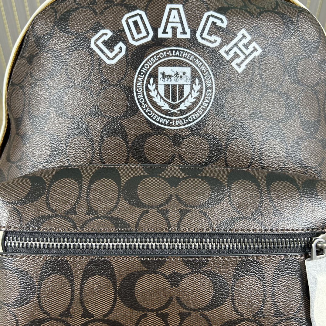 Coach 货号 CB909 coa** west 偏小版男士背包