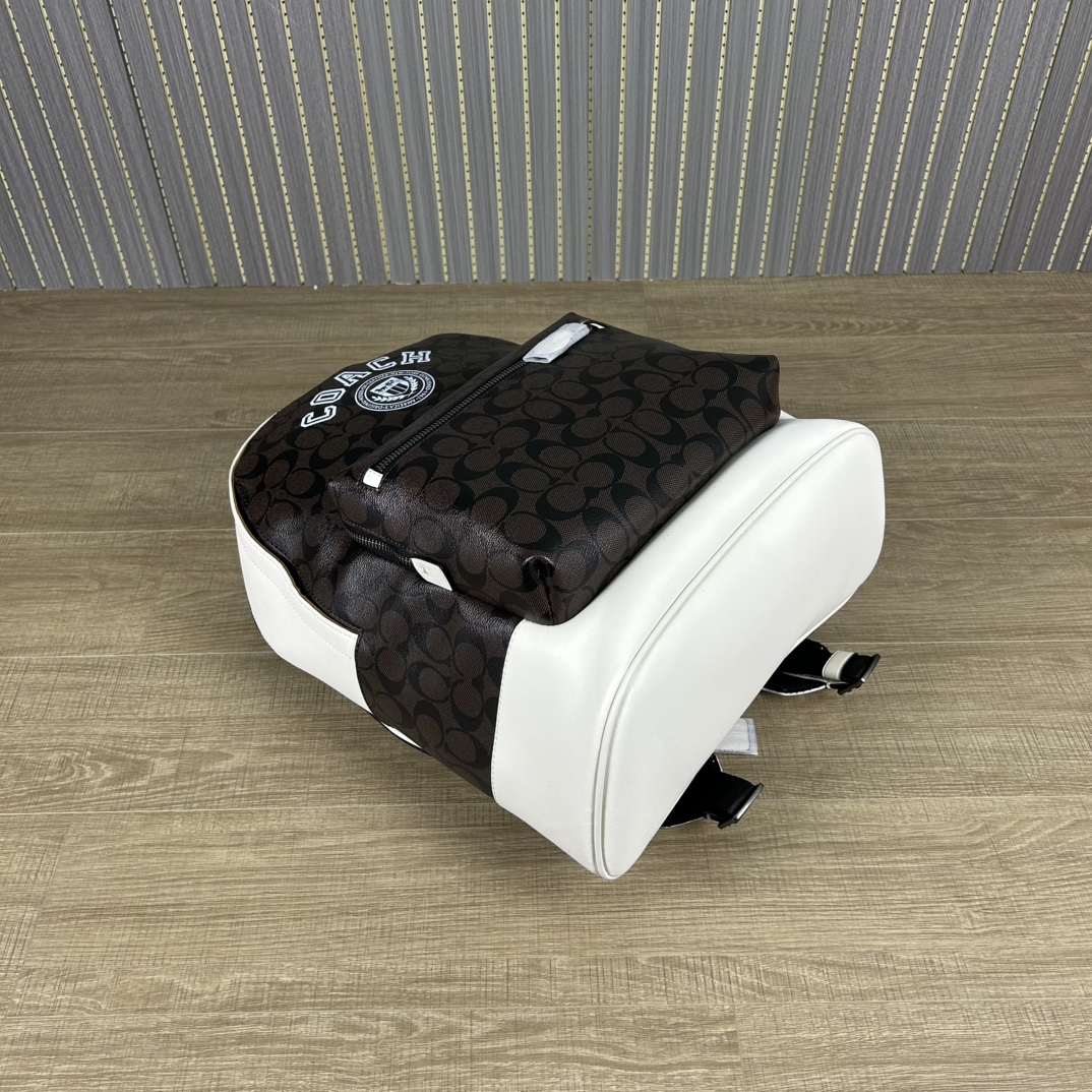 Coach 货号 CB909 coa** west 偏小版男士背包