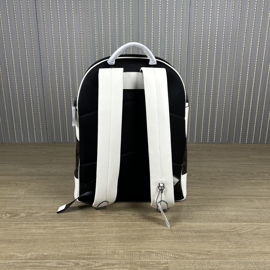 Coach 货号 CB909 coa** west 偏小版男士背包