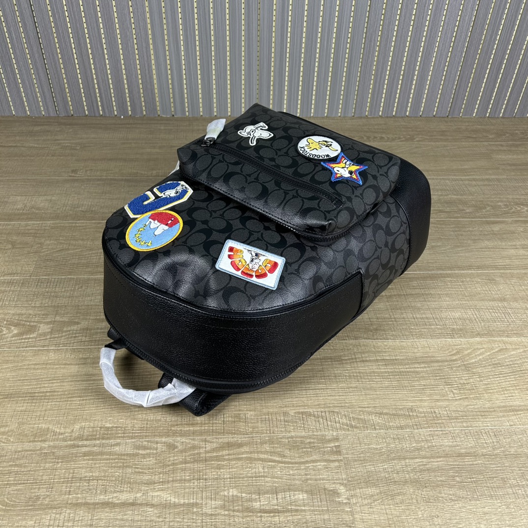 Coach 货号 C4030 coa** west 偏小版男士背包