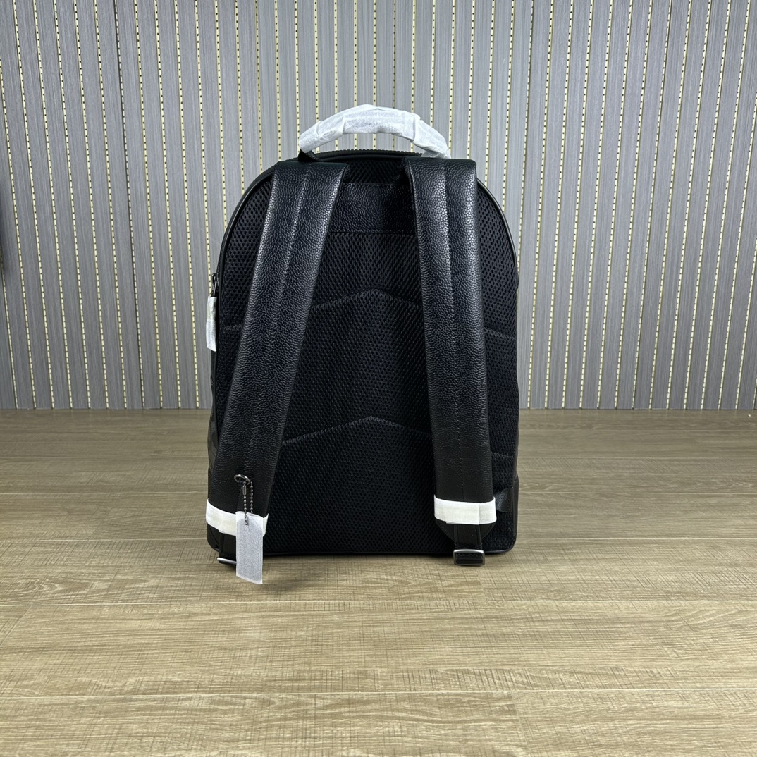Coach 货号 C4030 coa** west 偏小版男士背包