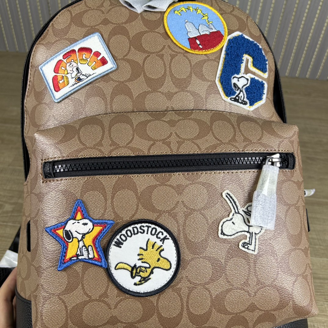 Coach 货号 C4030 coa** west 偏小版男士背包