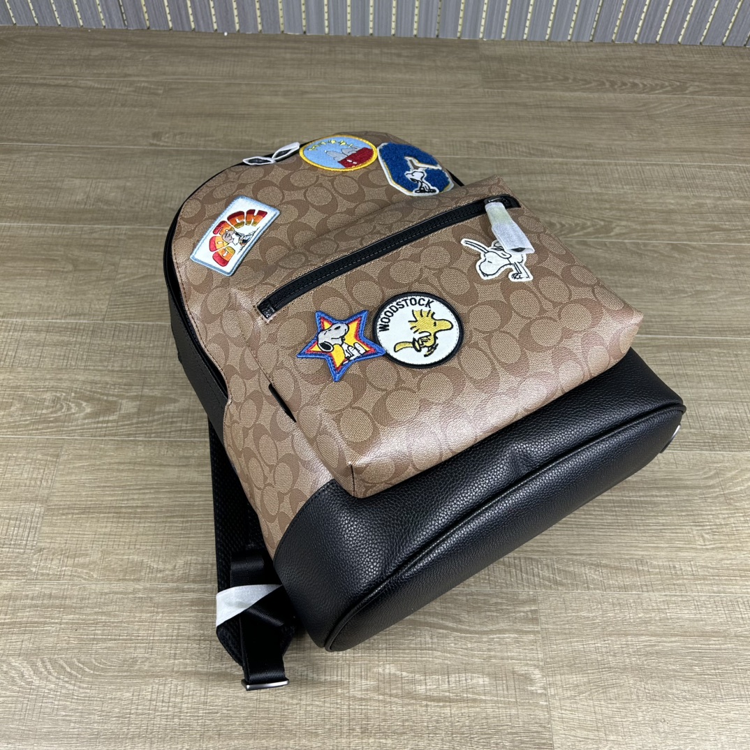 Coach 货号 C4030 coa** west 偏小版男士背包