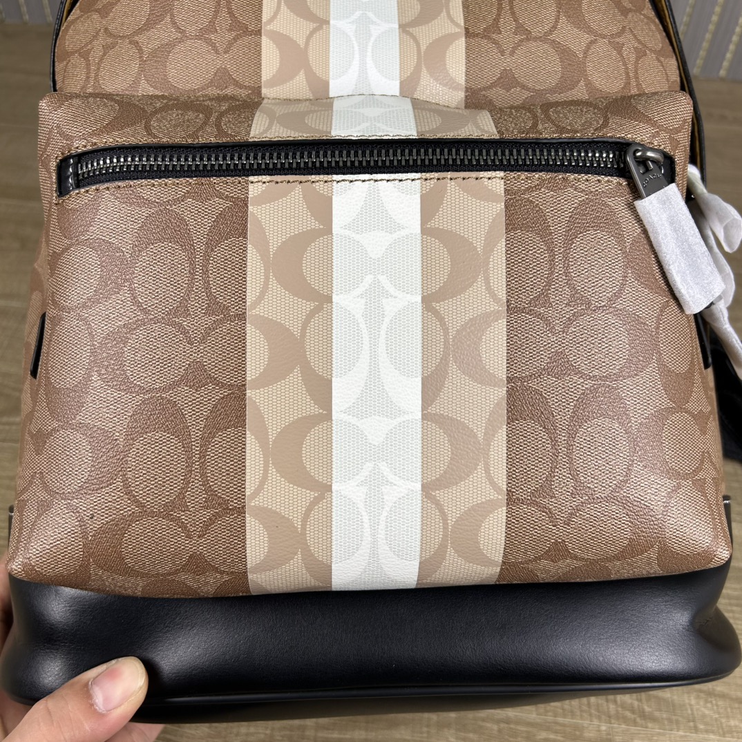 Coach 货号 CQ629 coa** west 偏小版男士背包