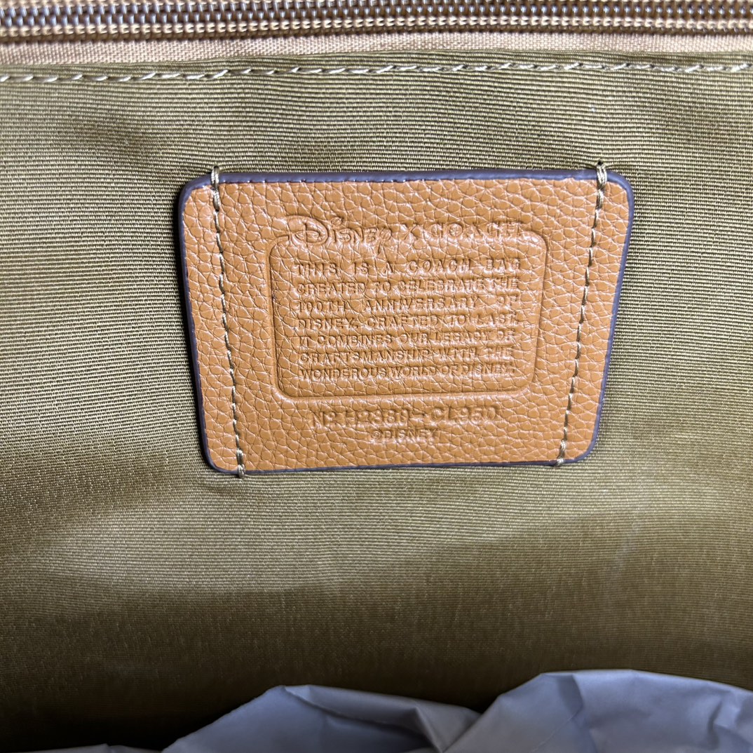 Coach 货号 CL950 coa** west 偏小版男士背包