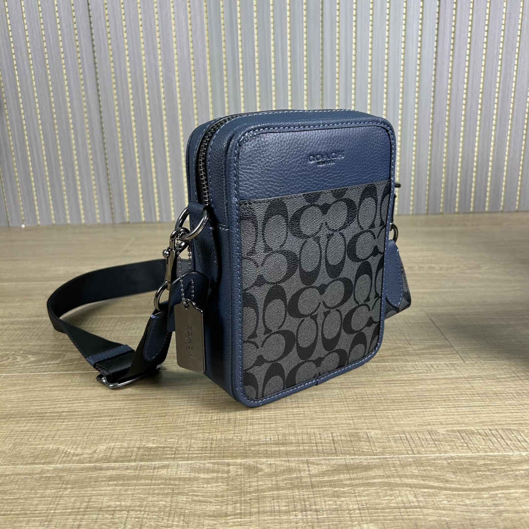 Coach COA**奥莱男包 标志SULLIVAN斜挎包
