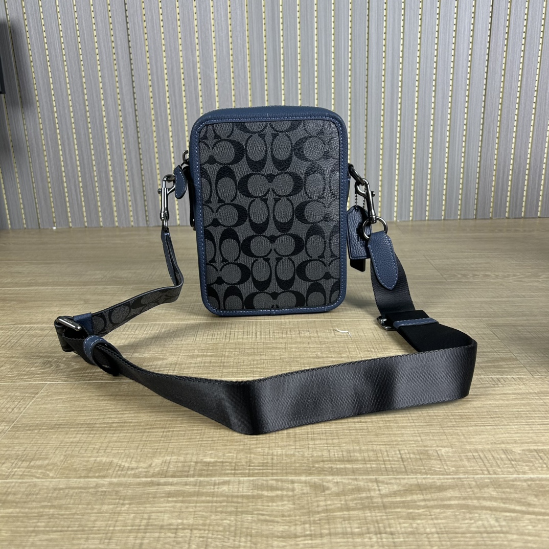 Coach COA**奥莱男包 标志SULLIVAN斜挎包