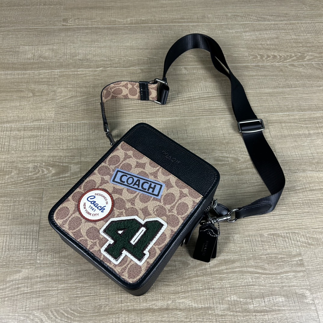 Coach 型号:CY894 CY895 蔻奥莱男包 标志sullivan斜挎包