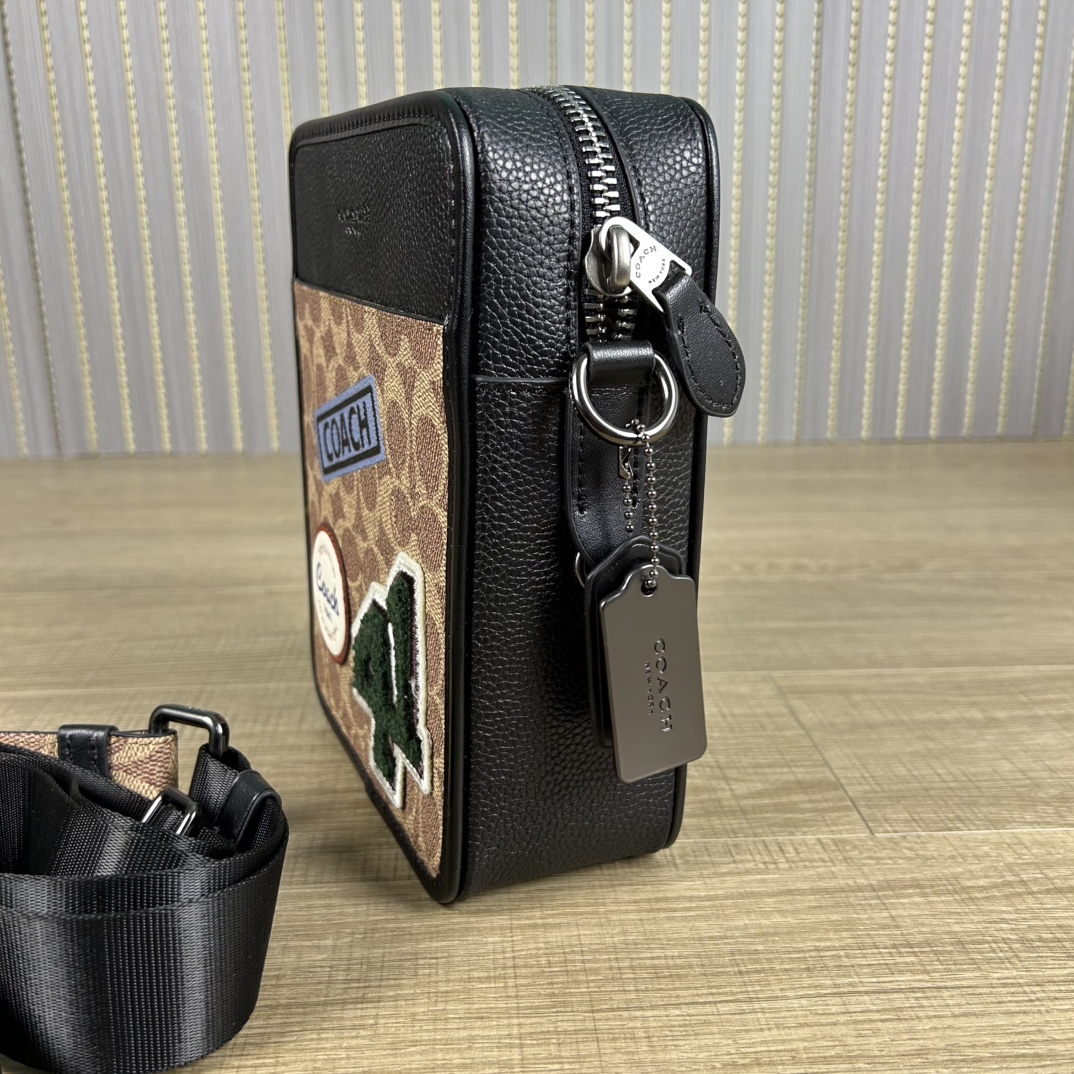 Coach 型号:CY894 CY895 蔻奥莱男包 标志sullivan斜挎包