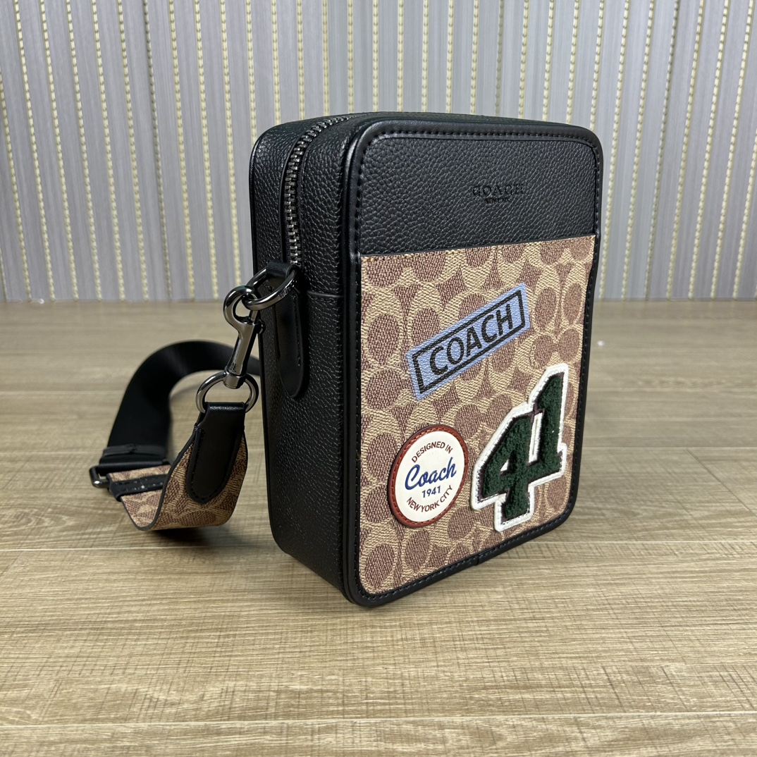 Coach 型号:CY894 CY895 蔻奥莱男包 标志sullivan斜挎包