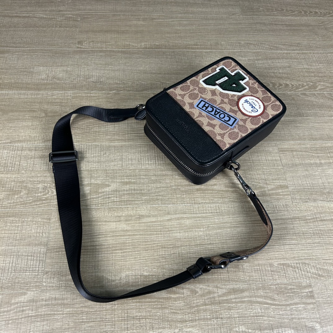 Coach 型号:CY894 CY895 蔻奥莱男包 标志sullivan斜挎包