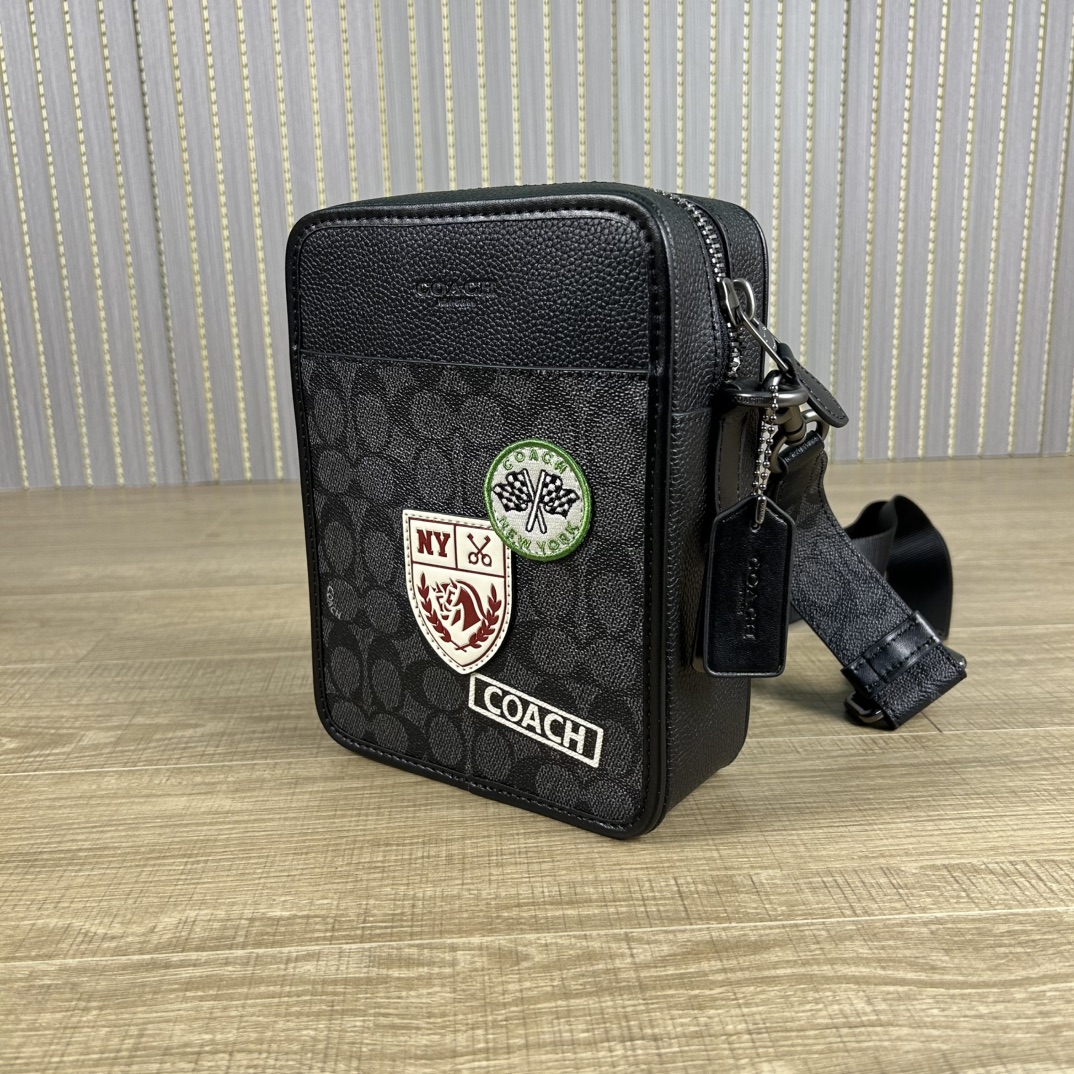 Coach 型号:CY894 CY895 蔻奥莱男包 标志sullivan斜挎包