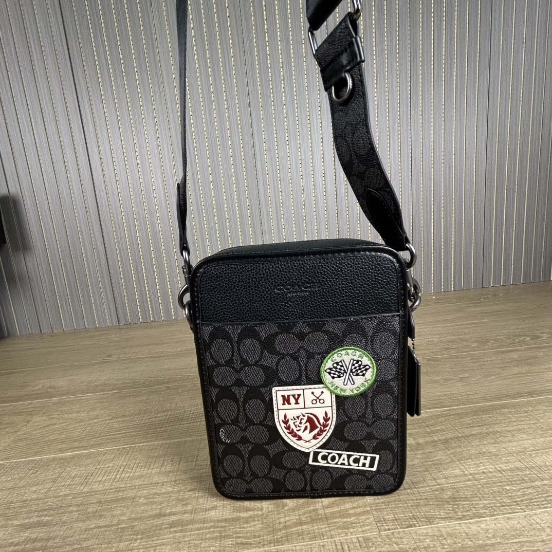 Coach 型号:CY894 CY895 蔻奥莱男包 标志sullivan斜挎包