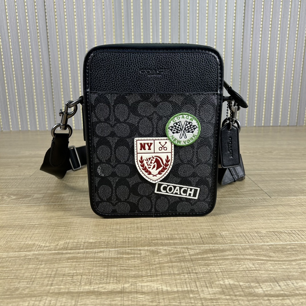 Coach 型号:CY894 CY895 蔻奥莱男包 标志sullivan斜挎包
