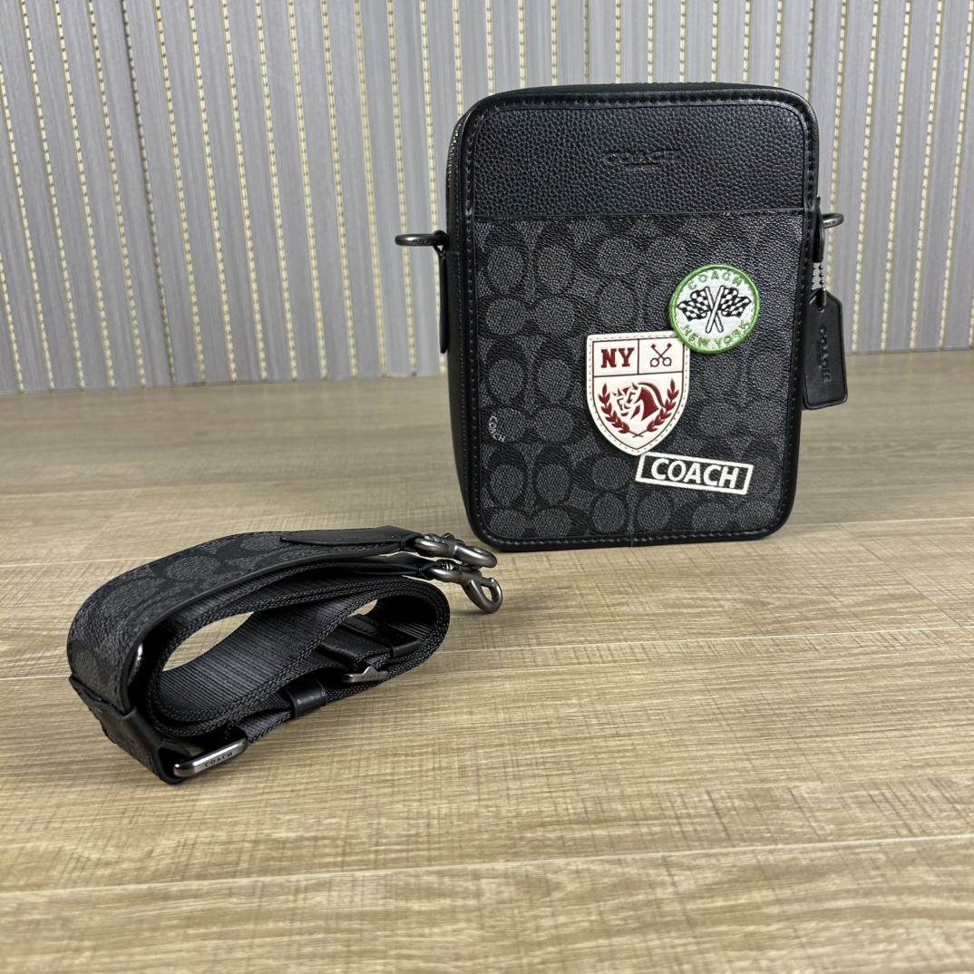 Coach 型号:CY894 CY895 蔻奥莱男包 标志sullivan斜挎包