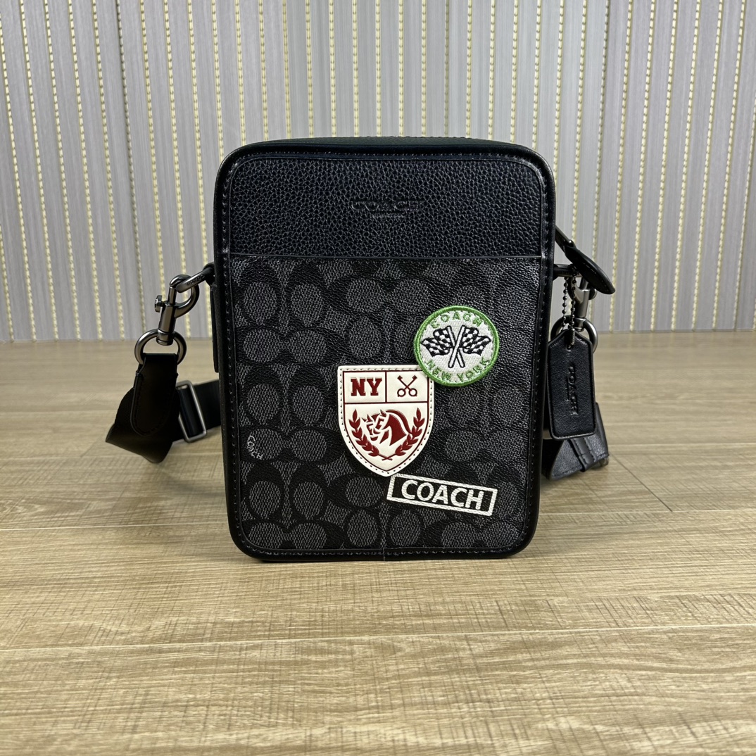 Coach 型号:CY894 CY895 蔻奥莱男包 标志sullivan斜挎包