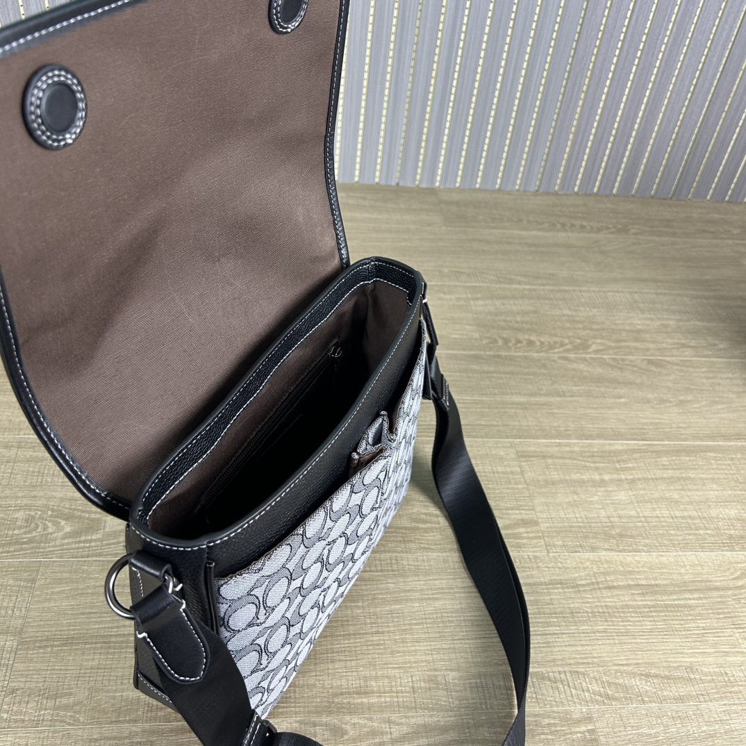Coach 新款COACH/蔻驰CE534奥莱男包 标志SPRINT 25号地图包 牛皮革配织物