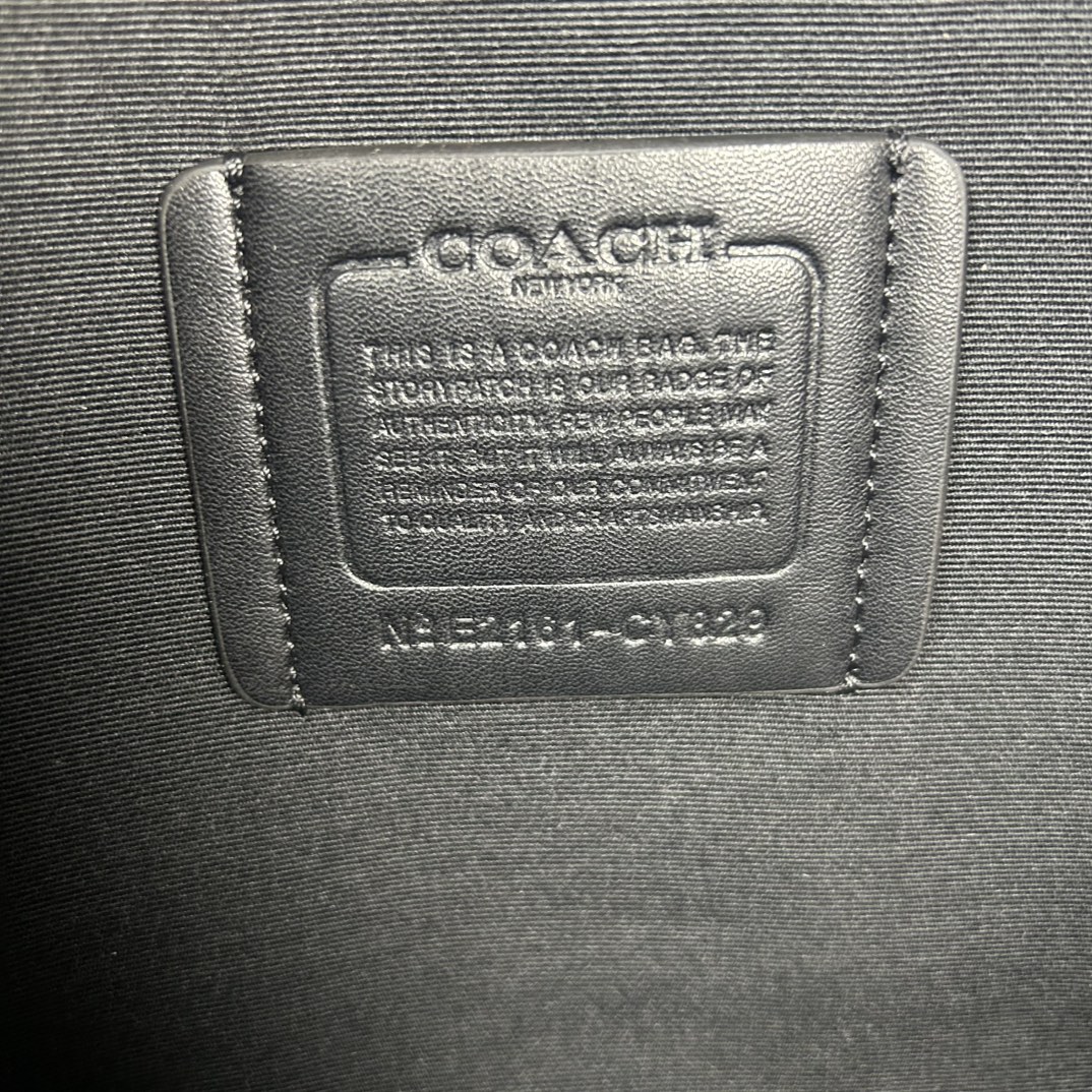 Coach CY829 最新老花 旅行包、内置隔层、长肩带可调节、可拆卸、单扣斜挎手提包、大容量旅游、出差、商务 登机包、品质 长45cmx高26cmx宽21