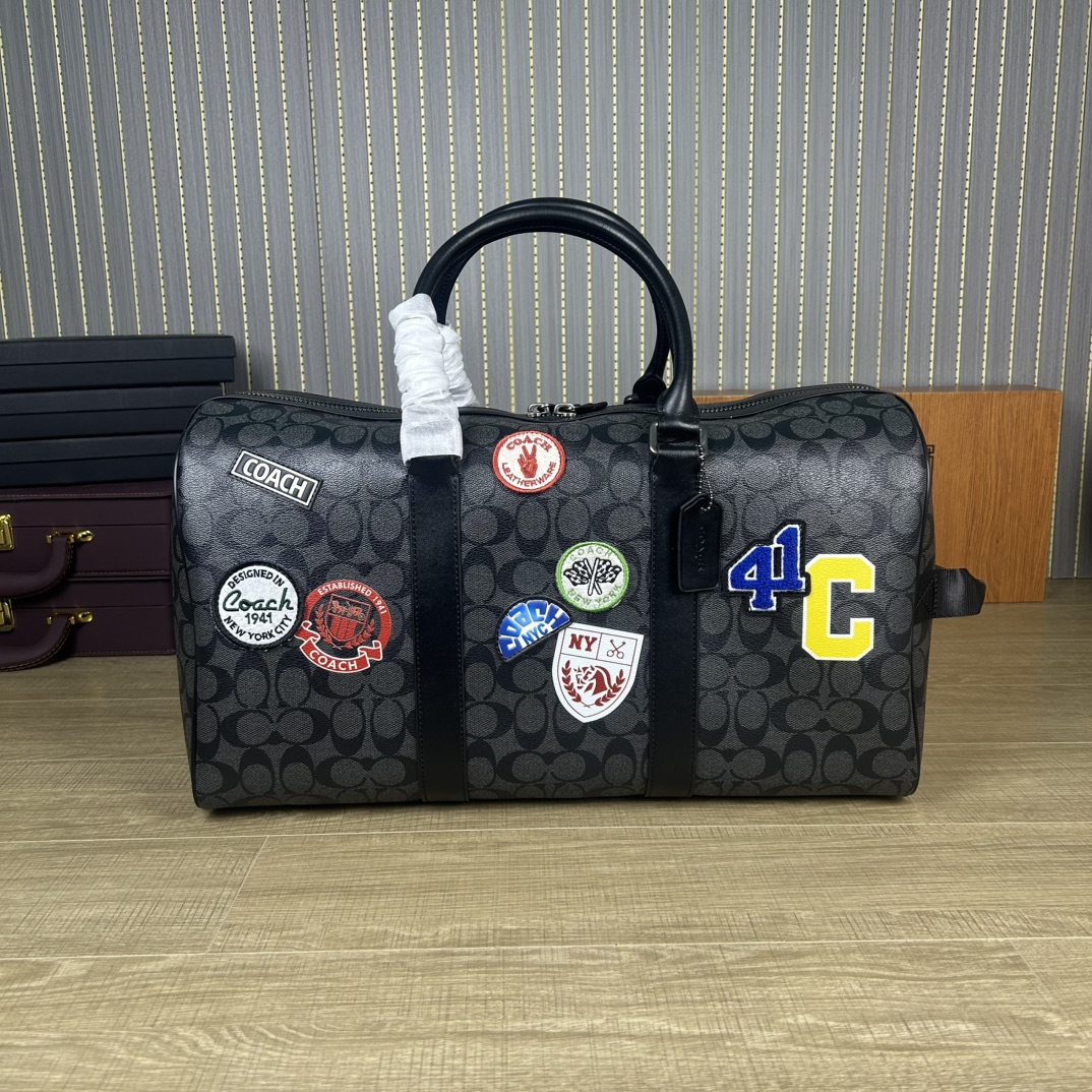 Coach CY829 最新老花 旅行包、内置隔层、长肩带可调节、可拆卸、单扣斜挎手提包、大容量旅游、出差、商务 登机包、品质 长45cmx高26cmx宽21