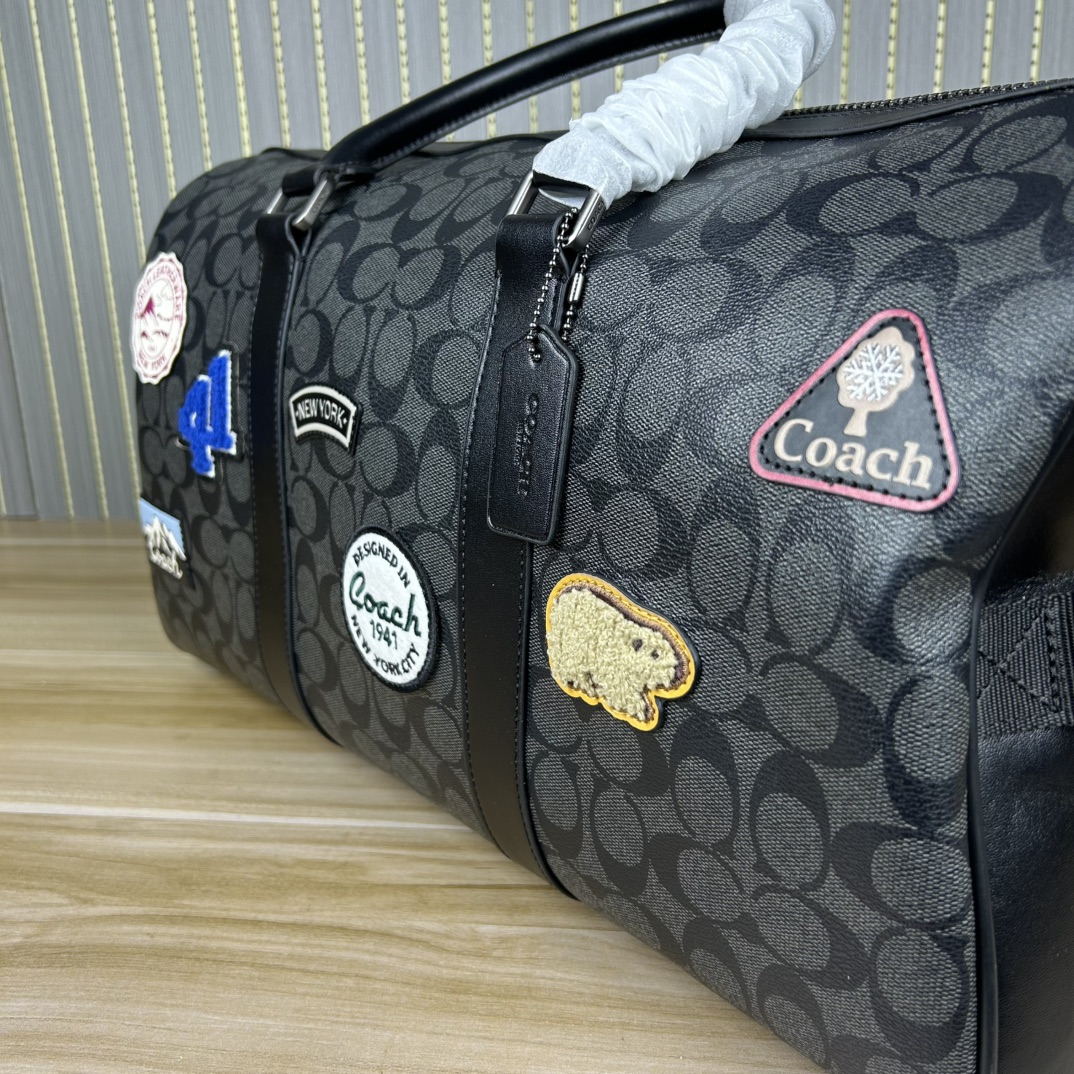 Coach CE553 最新老花 旅行包、内置隔层、长肩带可调节、可拆卸、单扣斜挎手提包、大容量旅游、出差、商务 登机包、品质 长45cmx高26cmx宽21