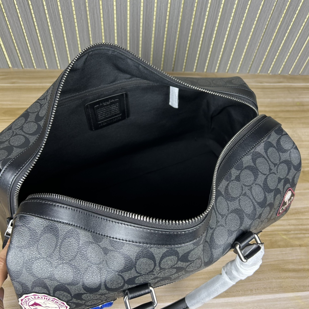 Coach CE553 最新老花 旅行包、内置隔层、长肩带可调节、可拆卸、单扣斜挎手提包、大容量旅游、出差、商务 登机包、品质 长45cmx高26cmx宽21
