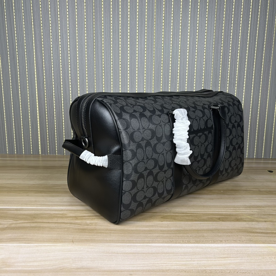 Coach CE553 最新老花 旅行包、内置隔层、长肩带可调节、可拆卸、单扣斜挎手提包、大容量旅游、出差、商务 登机包、品质 长45cmx高26cmx宽21