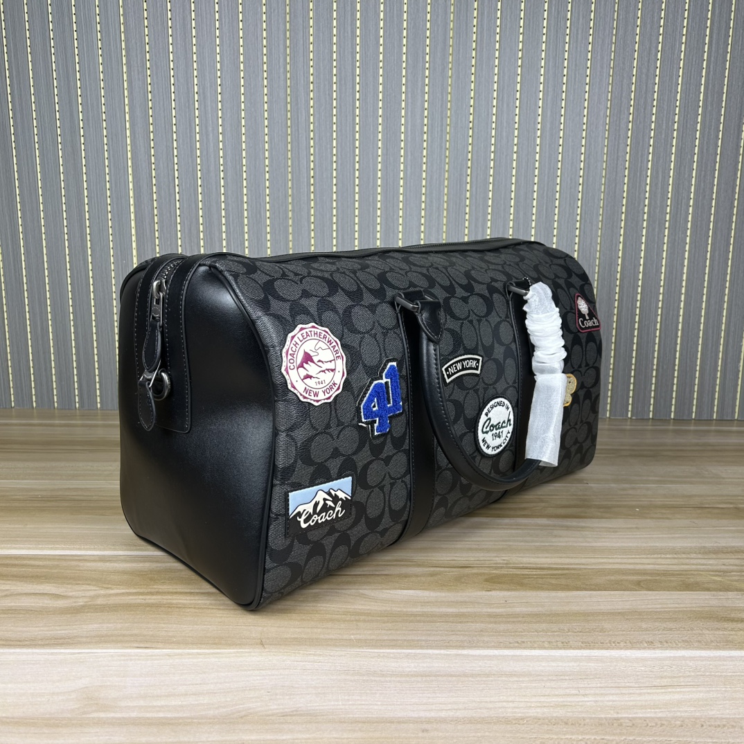 Coach CE553 最新老花 旅行包、内置隔层、长肩带可调节、可拆卸、单扣斜挎手提包、大容量旅游、出差、商务 登机包、品质 长45cmx高26cmx宽21