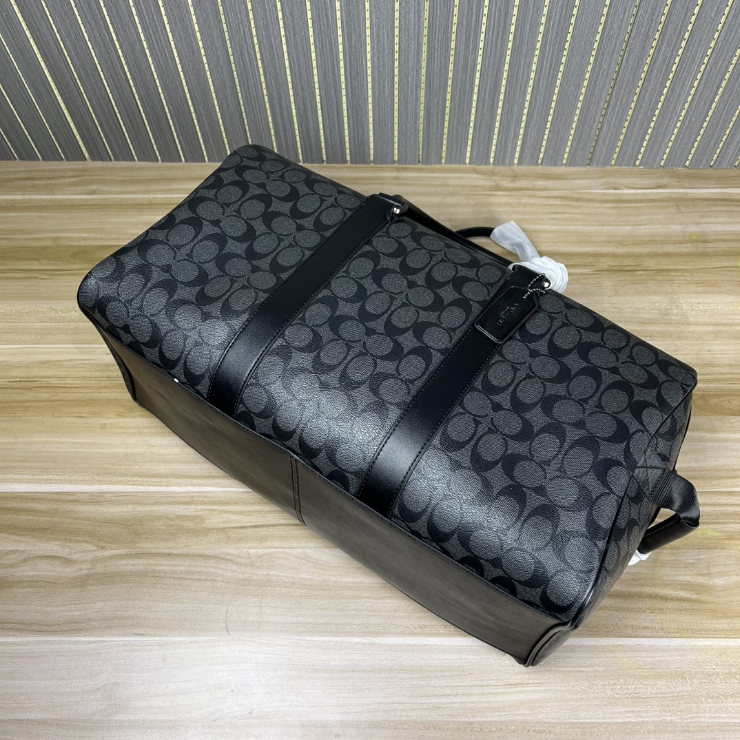 Coach C5305 最新老花 旅行包、内置隔层、长肩带可调节、可拆卸、单扣斜挎手提包、大容量旅游、出差、商务 登机包、品质 长45cmx高26cmx宽21