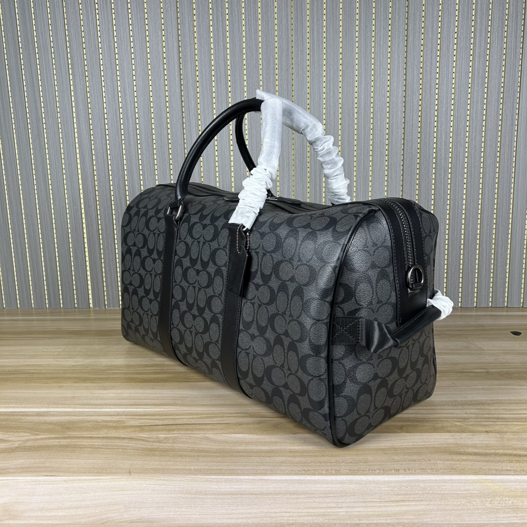 Coach C5305 最新老花 旅行包、内置隔层、长肩带可调节、可拆卸、单扣斜挎手提包、大容量旅游、出差、商务 登机包、品质 长45cmx高26cmx宽21