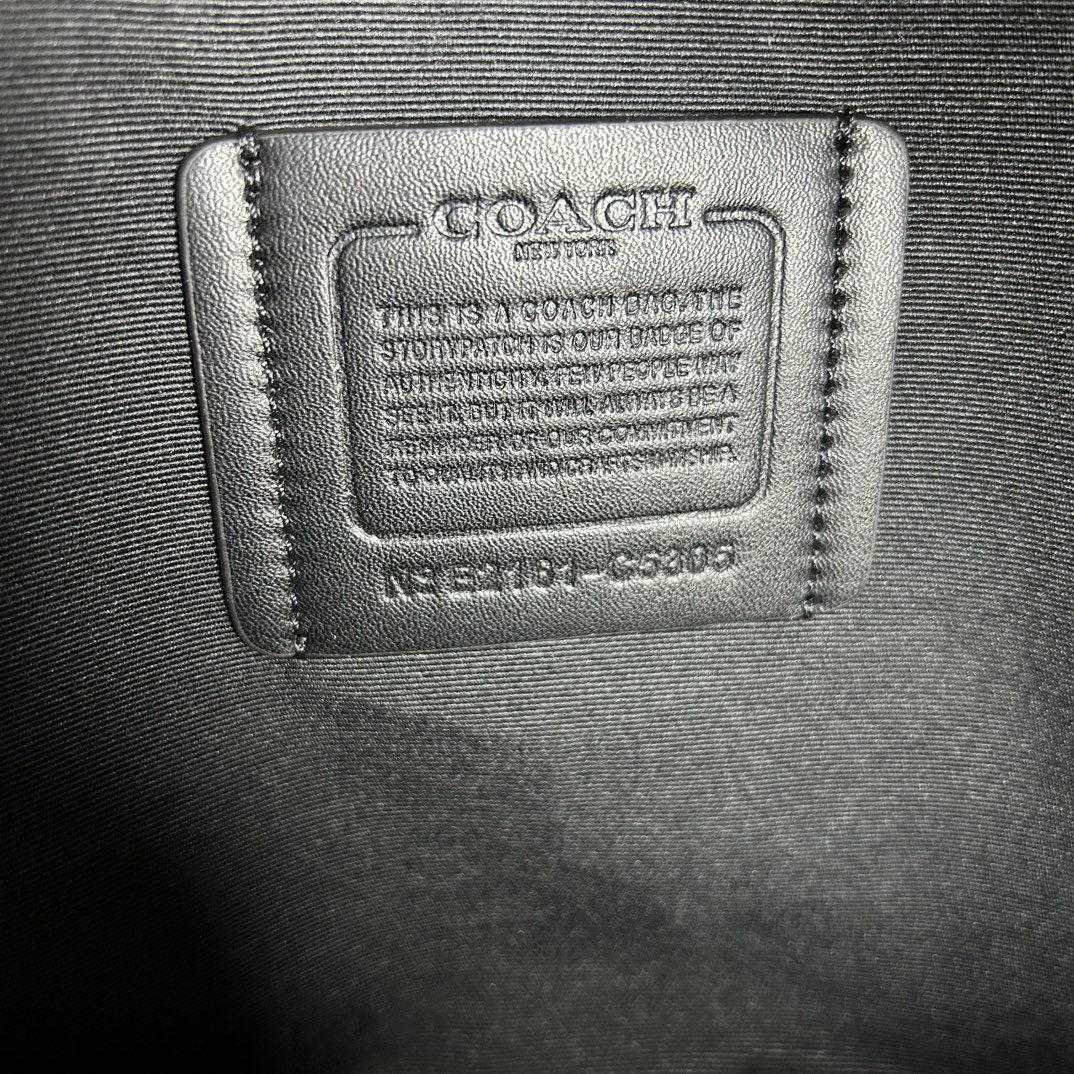 Coach C5305 最新老花 旅行包、内置隔层、长肩带可调节、可拆卸、单扣斜挎手提包、大容量旅游、出差、商务 登机包、品质 长45cmx高26cmx宽21