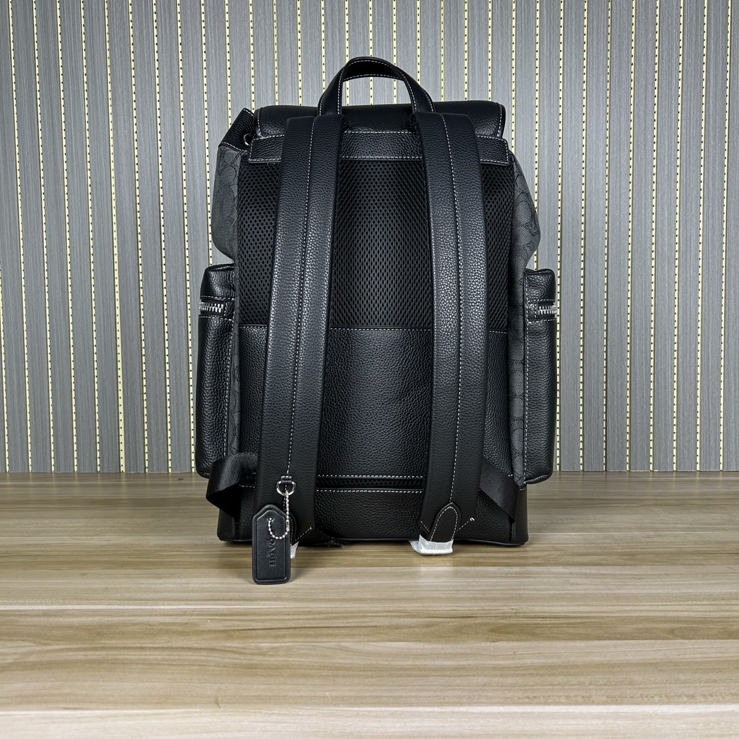 Coach COA*H 蔻家 背包4月新品CE523 Sprint 标志此款包采用的是牛皮革配织物内置拉链袋手机袋多功能袋内置数码产品袋拉绳和快速扣开合 织物衬里垂直长度8