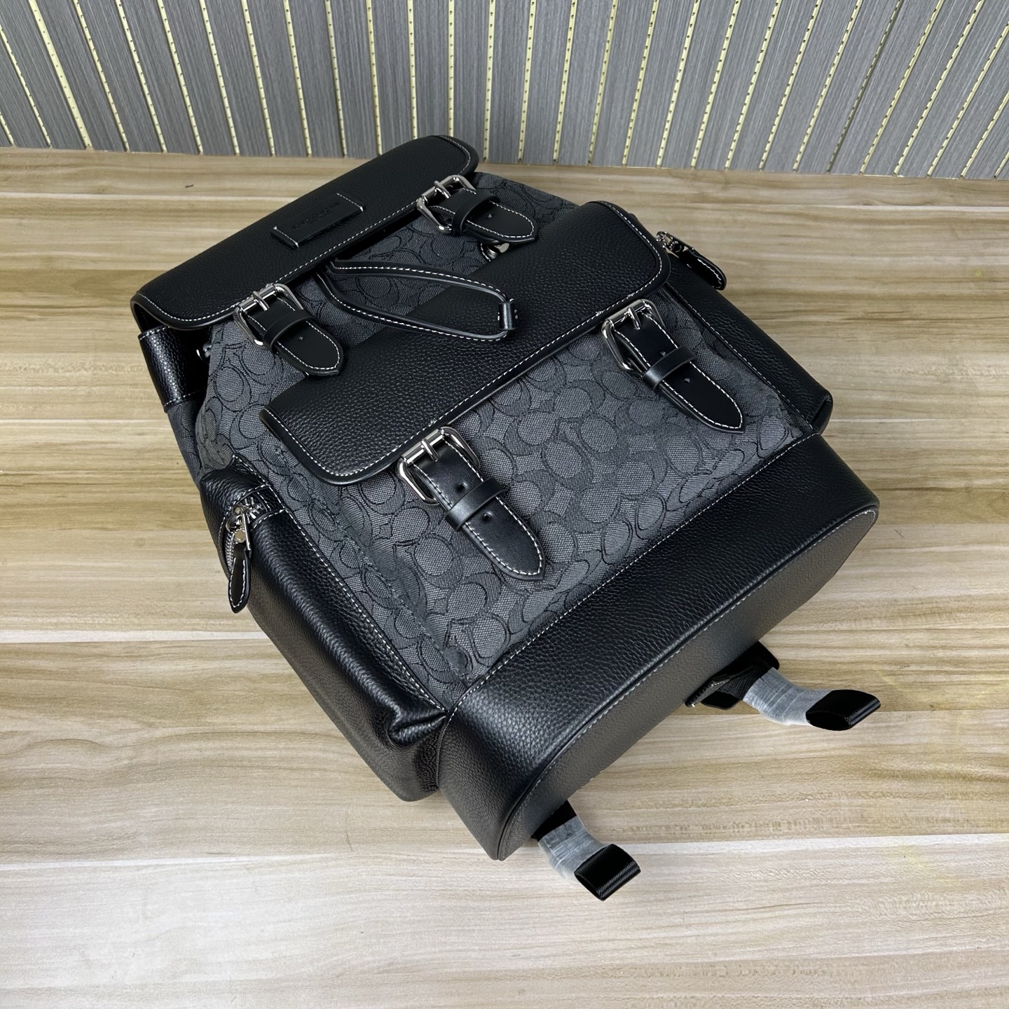 Coach COA*H 蔻家 背包4月新品CE523 Sprint 标志此款包采用的是牛皮革配织物内置拉链袋手机袋多功能袋内置数码产品袋拉绳和快速扣开合 织物衬里垂直长度8
