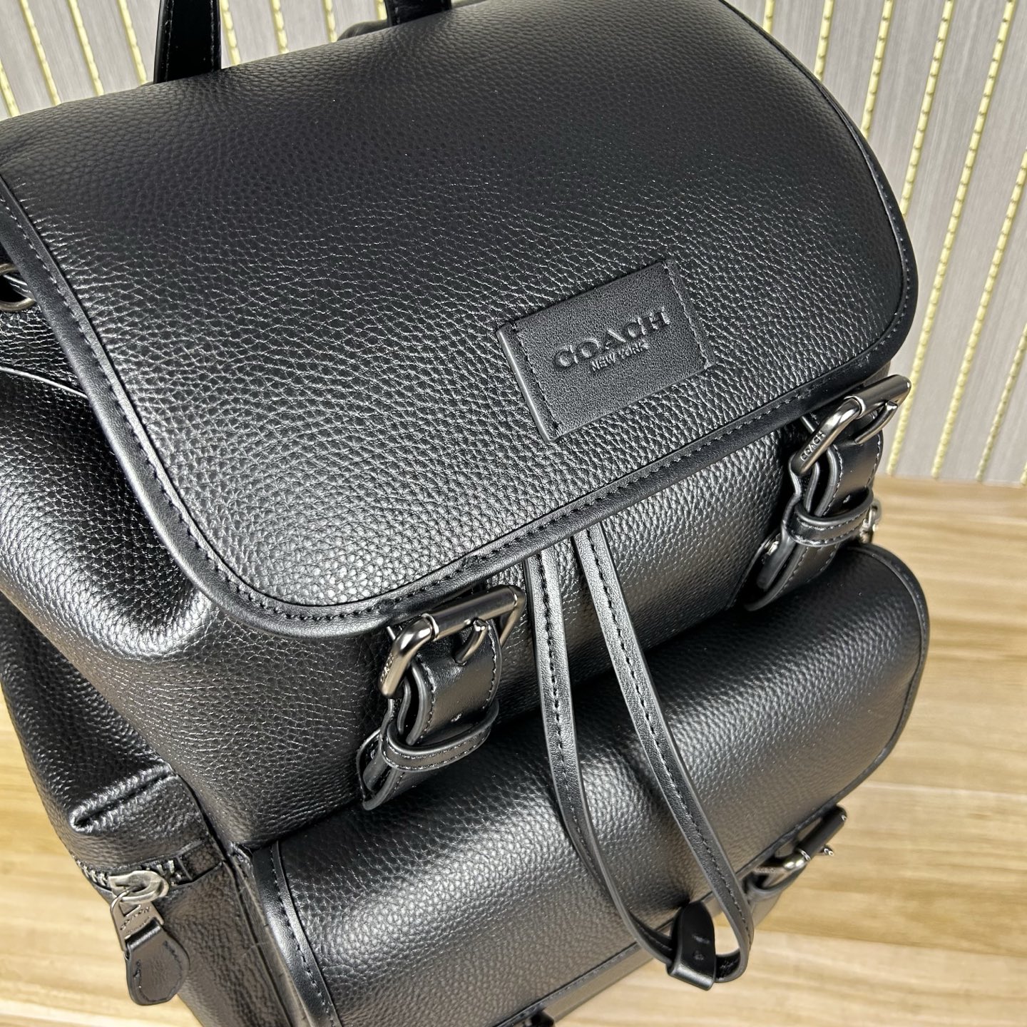 Coach COA*H 蔻家 背包4月新品CT015 Sprint 标志此款包采用的是牛皮革配织物内置拉链袋手机袋多功能袋内置数码产品袋拉绳和快速扣开合 织物衬里垂直长度8