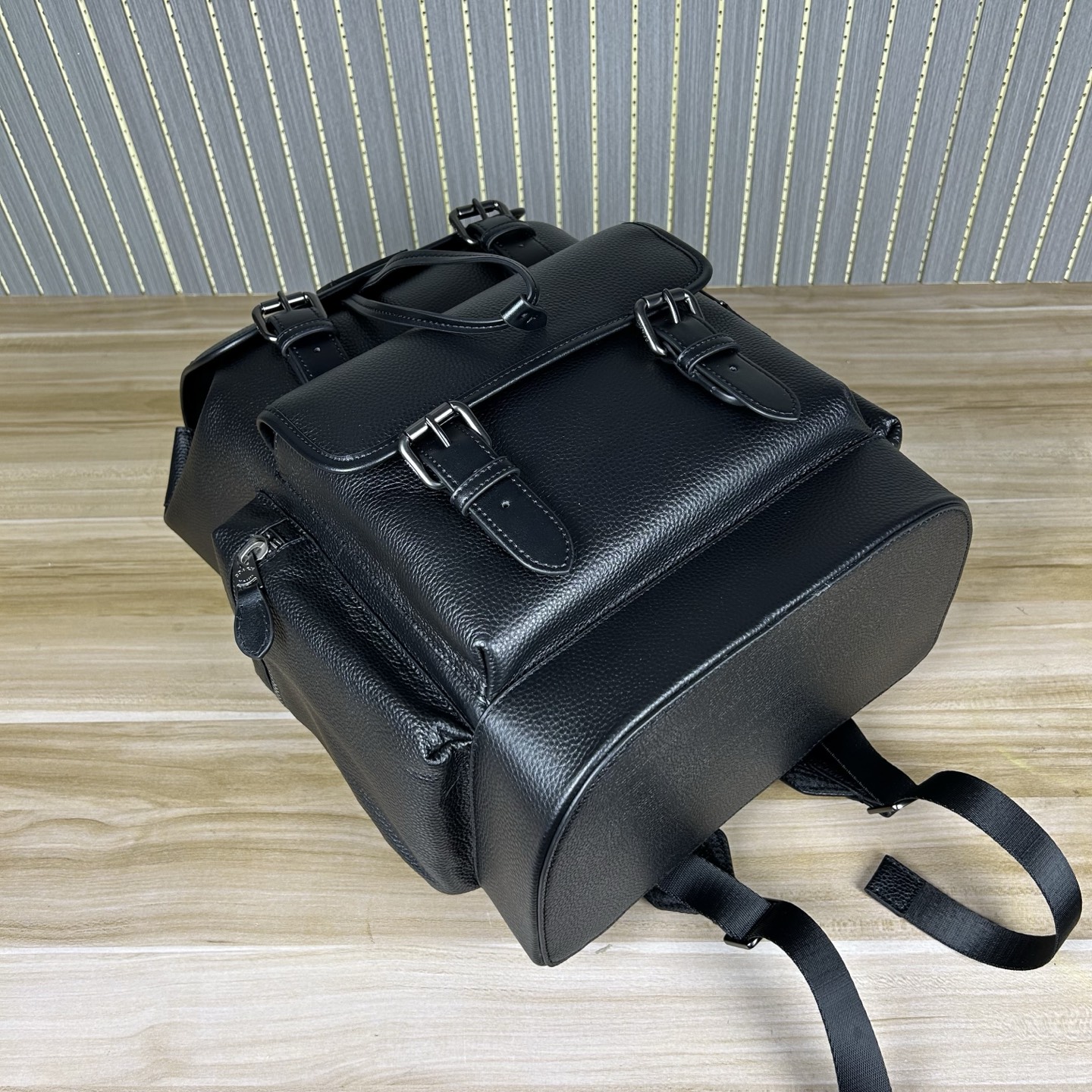 Coach COA*H 蔻家 背包4月新品CT015 Sprint 标志此款包采用的是牛皮革配织物内置拉链袋手机袋多功能袋内置数码产品袋拉绳和快速扣开合 织物衬里垂直长度8