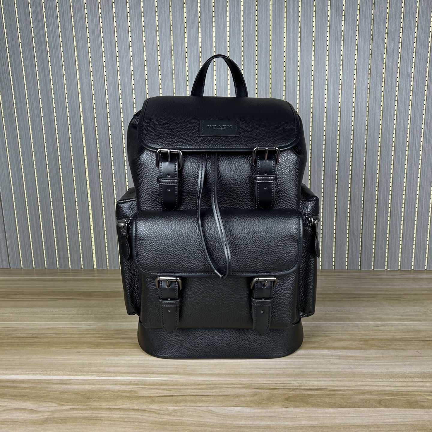 Coach COA*H 蔻家 背包4月新品CT015 Sprint 标志此款包采用的是牛皮革配织物内置拉链袋手机袋多功能袋内置数码产品袋拉绳和快速扣开合 织物衬里垂直长度8