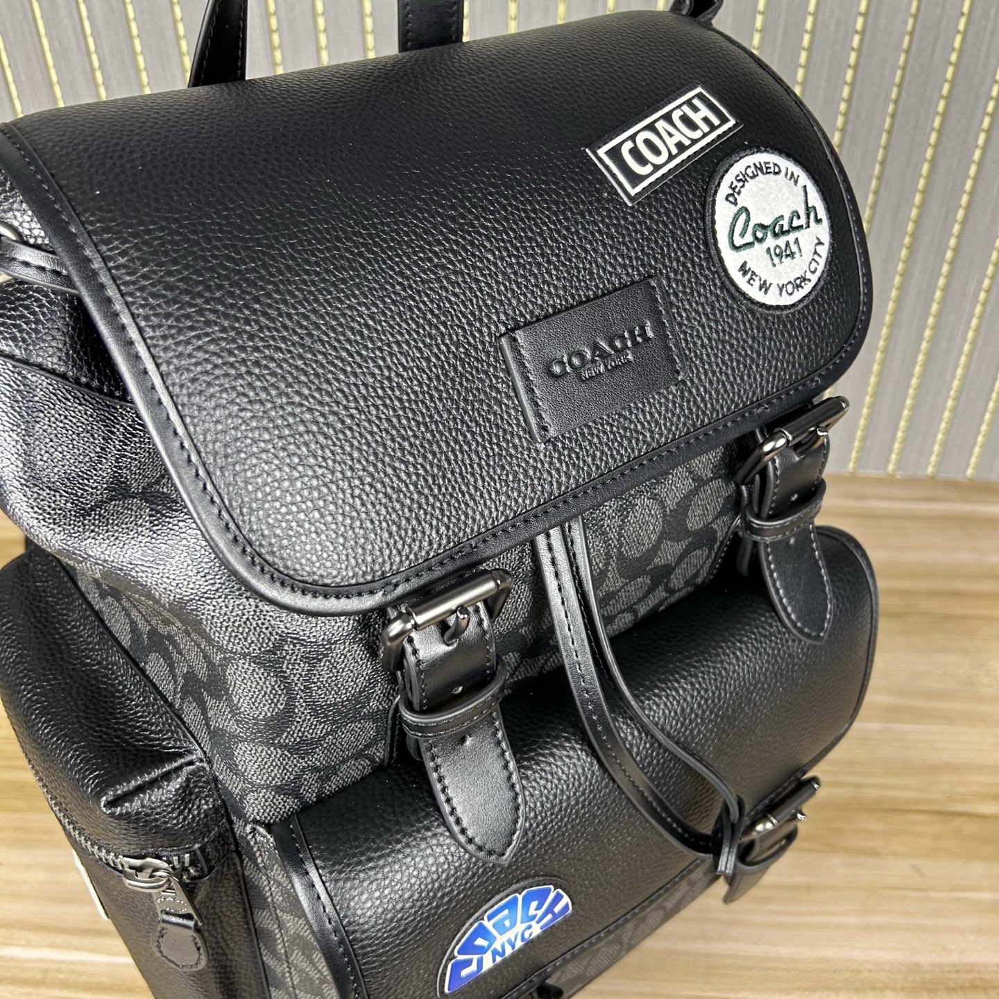 Coach COA*H 蔻家 背包4月新品CY818 Sprint 标志此款包采用的是牛皮革配织物内置拉链袋手机袋多功能袋内置数码产品袋拉绳和快速扣开合 织物衬里垂直长度8
