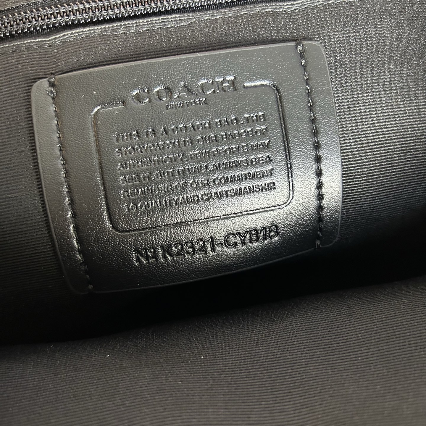 Coach COA*H 蔻家 背包4月新品CY818 Sprint 标志此款包采用的是牛皮革配织物内置拉链袋手机袋多功能袋内置数码产品袋拉绳和快速扣开合 织物衬里垂直长度8