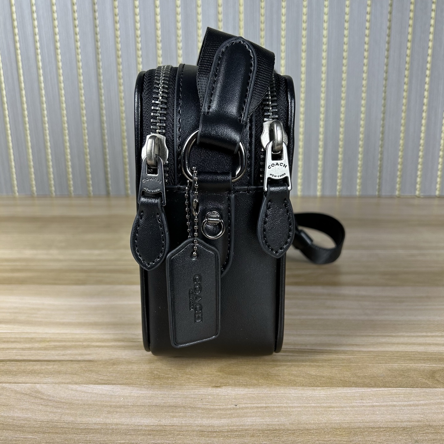 Coach 款号：CP136 C家 Charter