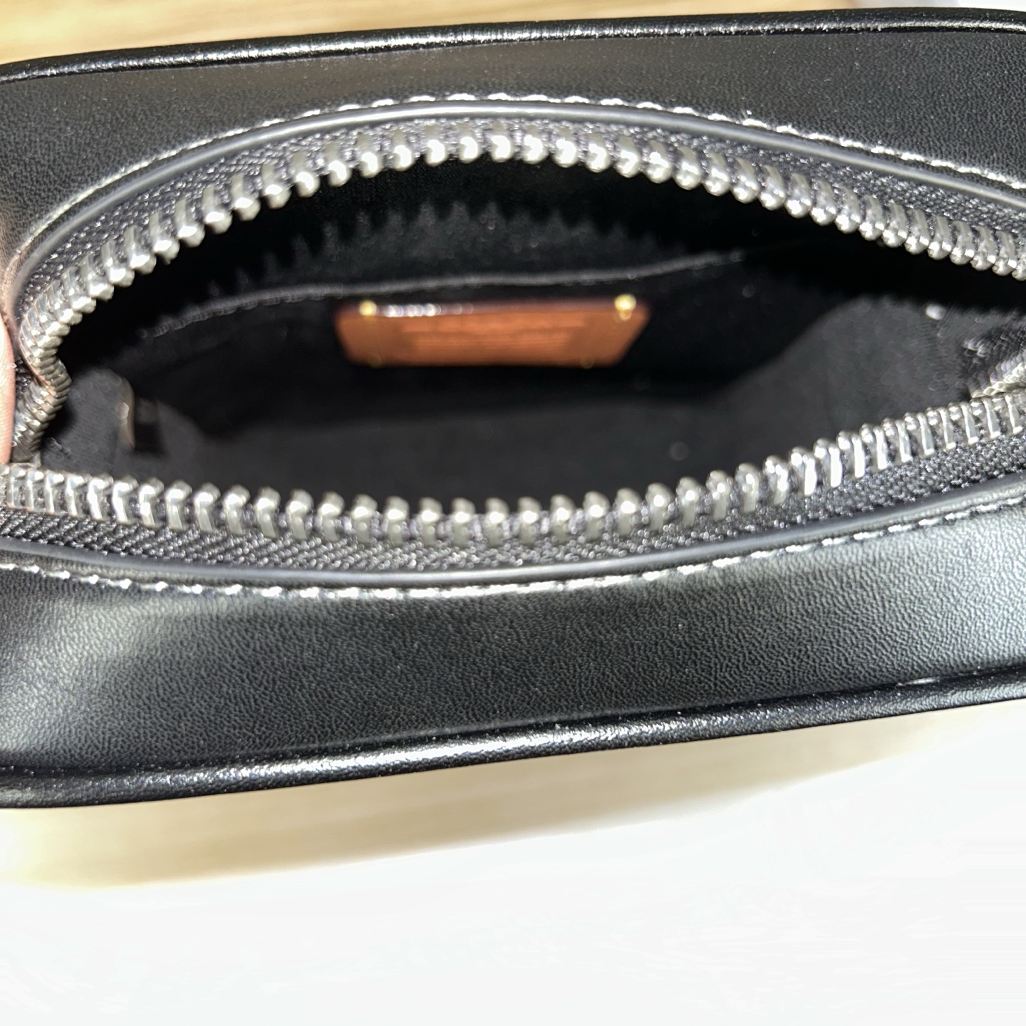 Coach 型号CA074【新款】COAC/蔻奥莱男包 标志SULLIVAN斜挎包