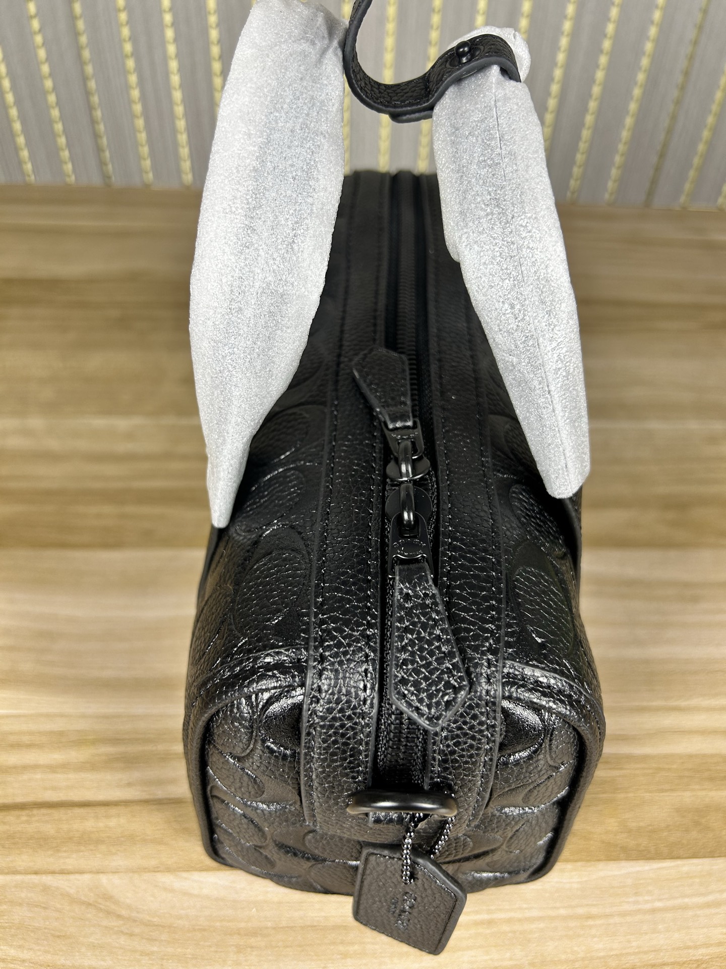Coach 新款CZ497 标志帆布纹GOTHAM 24号行李包～lv24号平替枕头包 男女通用款