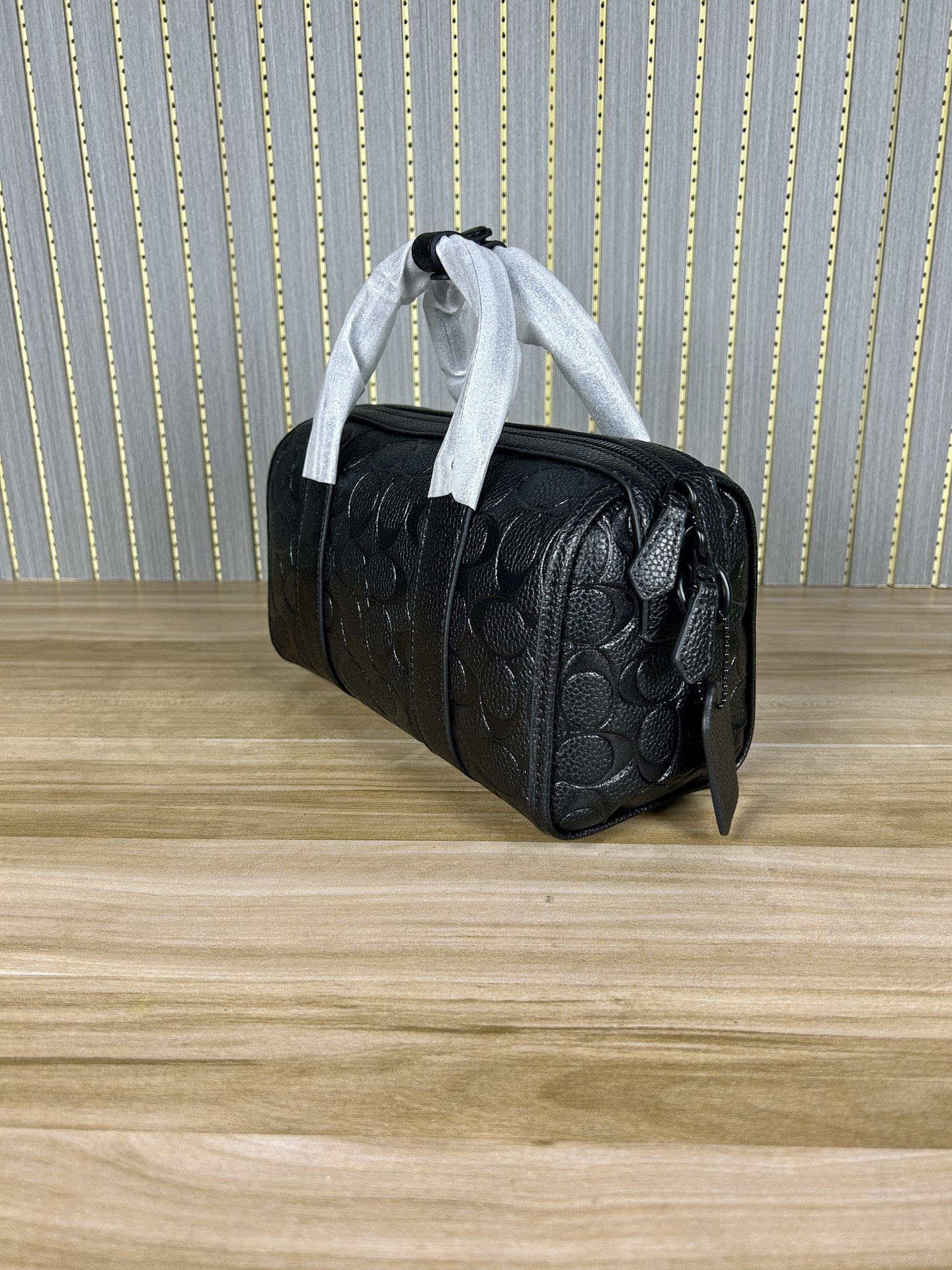 Coach 新款CZ497 标志帆布纹GOTHAM 24号行李包～lv24号平替枕头包 男女通用款