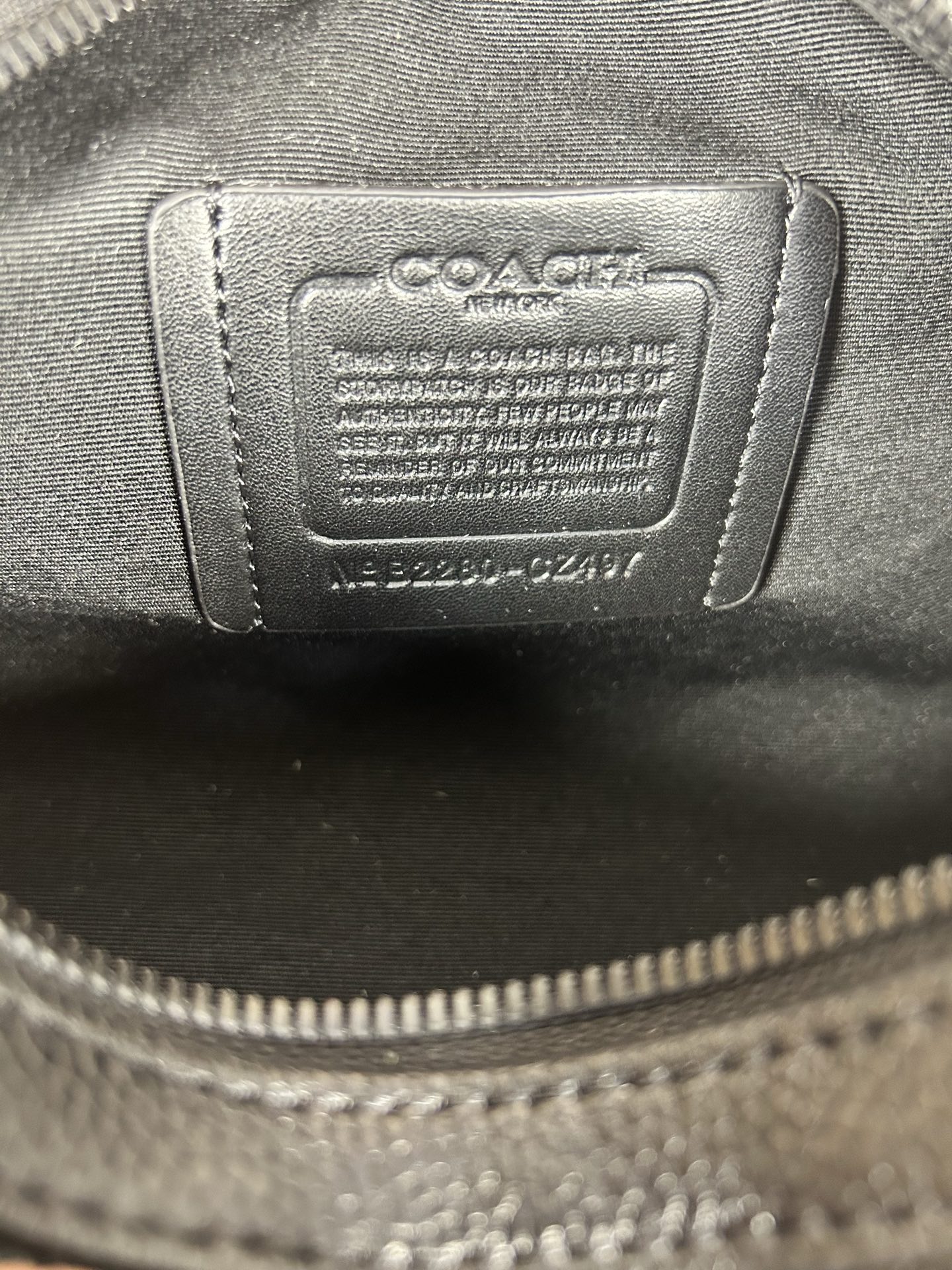 Coach 新款CZ497 标志帆布纹GOTHAM 24号行李包～lv24号平替枕头包 男女通用款